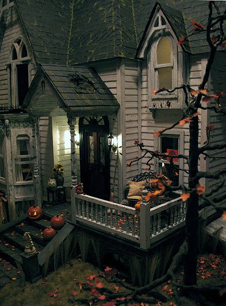 haunted halloween dollhouse